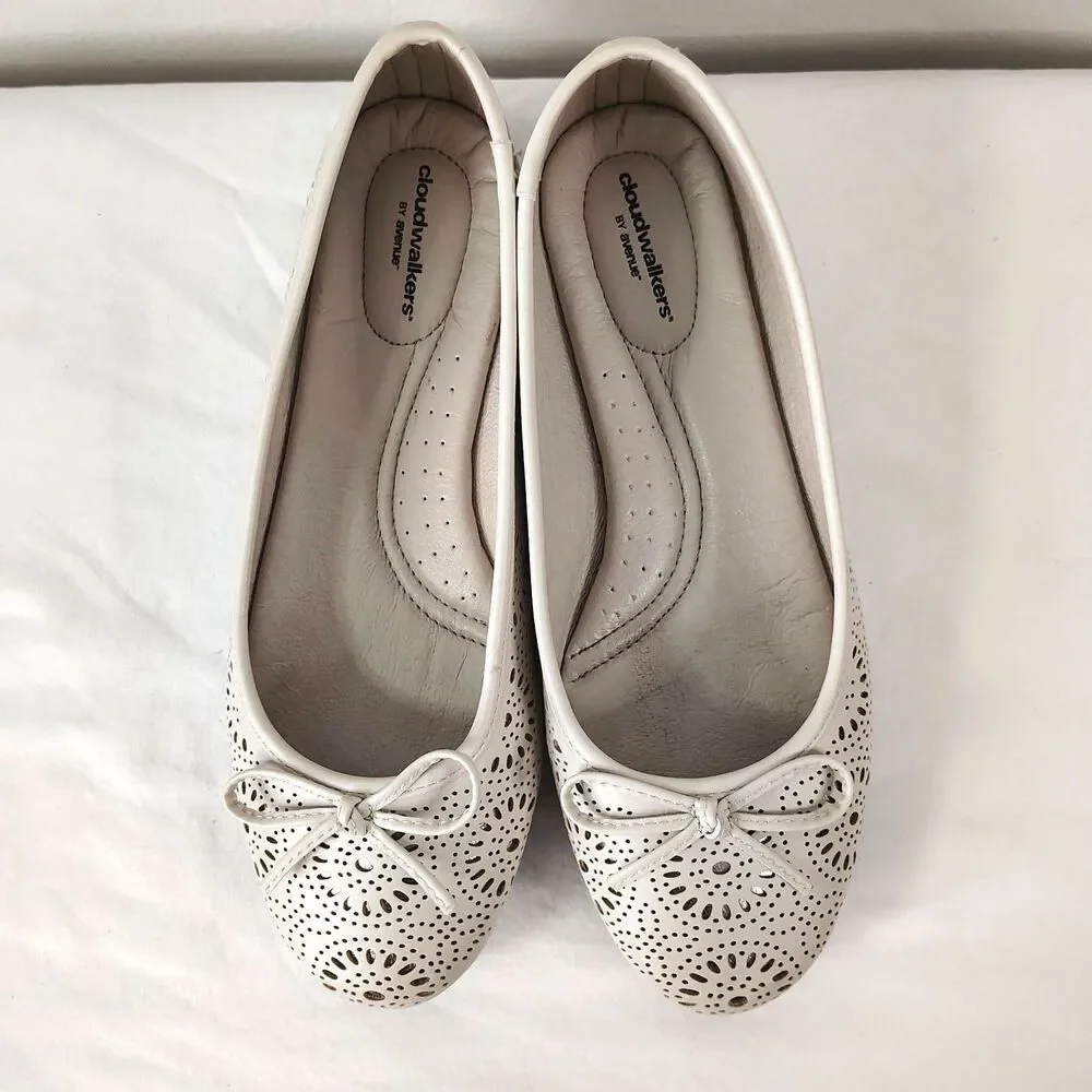 Cloudwalkers Bradley Shoes 8.5W Cream Perforated Ballet Flats Comfort